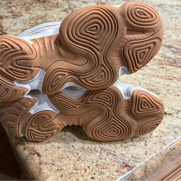 Yeezy 500 Bone/white Adidas Sneakers - Picture 6 of 8